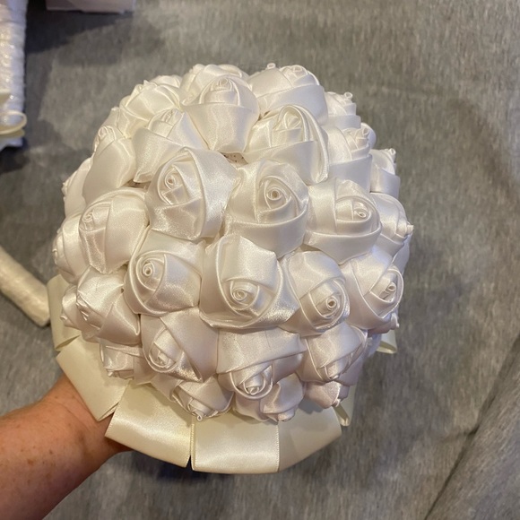 White rose bouquet with ivory accents. - Picture 5 of 5